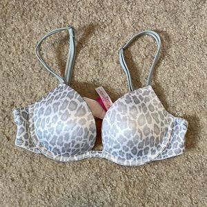 NEVER WORN VS push up bra